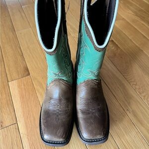 Women’s size 7 Justin Raya Cowhide Gypsy Boots